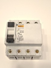 FI-Schutzschalter (Fehlerstrom-Schutzschalter) von Merlin Gerin, Modell Multi 9