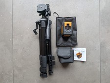 Kreuzlinienlaser mit Stativ