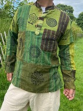 Handgefertigtes buntes Baumwoll Patchwork übergefärbtes Stonewash Festival Shirt