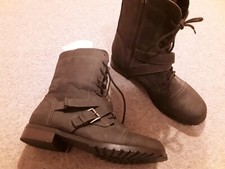 Damen Boots Stiefel Biker Taupe Grau/Braun Vegan Schnallen Riemchen 42 41 40 neu