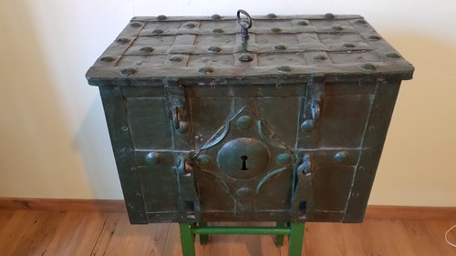 Eisentruhe antik kriegskasse - eisentruhe,