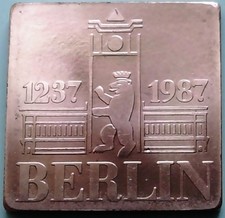 DDR Plakette 750 Jahre Berlin aus Kupfer, Beispielfoto (.)