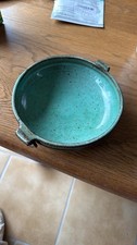 Handgetöpferte Keramikschale – türkisgrün glasiert – Studio-Keramik mit Griffen