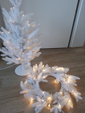 Lumida Xmas LED Weihnachtsbaum mit passenden Fensterkranz weiss 