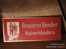 Restauriertes Glasschild BENDER BRAUEREI KAISERSLAUTERN