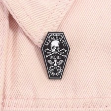 Pin Anstecknadel Sarg Memento