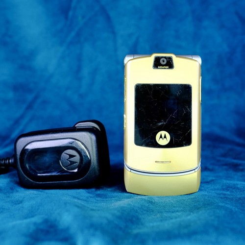 Motorola razr v3i - -, gold