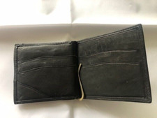 Geldbörse mit Geldspange und Kartenfächern