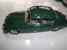 GRÜNER JAGUAR  MARK2 1-18  MAISTO ,OHNE   VERPACKUNG,