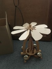 alte kleine Weihnachtspyramide