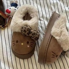Hello Kitty UGGS Hausschuhe
