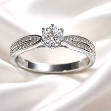 Exclusiver Ring mit Moissanit