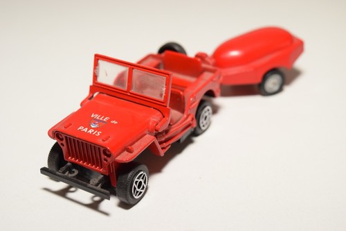 Massives jeep willys - 1:43,
