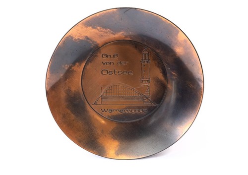 Ddr wandteller metall gruß - -,