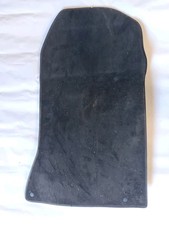 ORIGINAL MERCEDES-BENZ W124 FUßMATTE TEPPICH VORN RECHTS SCHWARZ 1246801840