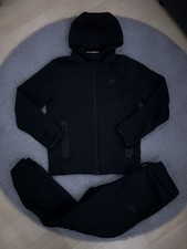 Nike Tech Fleece - Größe M -
