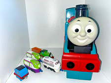 Thomas die Lokomotive Sammelkoffer Loks Anhänger I Zustand: Akzeptabel - Gut