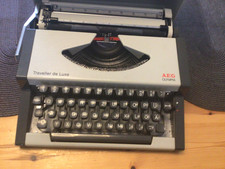 Schreibmaschine AEG Olympia