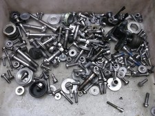 Triumph Daytona 675 R  H67 / Schrauben Kleinteile Restteile vom Fahrwerk