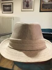 Zara Hut / Unisex / Größe M / Neuwertig 