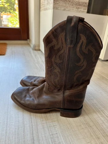 Old west cowboyboots - old,