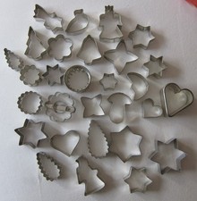 Konvolut 29 Plätzchen Ausstecher Keksausstecher Ausstechformen  Weihnachten