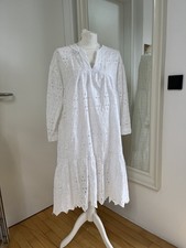 Weißes Kleid, Hängerchen