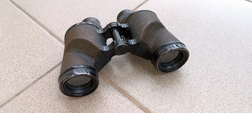Fernglas aus dem - , zweiten