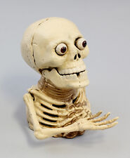 9937262-dFigur Spardose Eisen Skelett mit Hand mechanisch