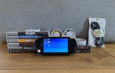 Sony PSP 1000-mit 15 Spielen/Filmen-mit Batterie und Ladekabel ohne Memory Card