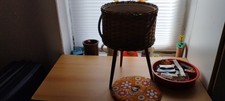 Schönes altes Nähkästchen / Nahkasten mit Nähutensilien Gebraucht
