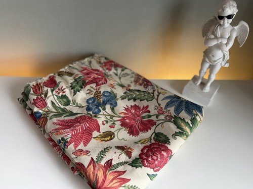 Große laura ashley - laura,