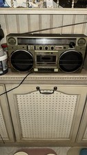 Sharp GF-5757 HB Radio