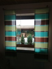 vier Stück Flächenvorhang braun türkis grün mit Schiene zum