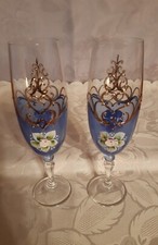 2 blaue Sektgläser, Goldmalerei, 21 cm hoch, BOHEMIA