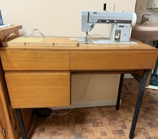 Pfaff Automatic 230 Nähmaschine, Versenkbar, Inkl. Zubehör