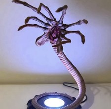 Alien Facehugger Lampe