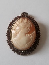 Jugendstil große AnhängerBrosche Muschel Gemme  Kamee  Granaten Antikschmuck