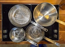 Bratpfannen Set  – Kohlenstoffstahl, drei Pfannen, ein Wok