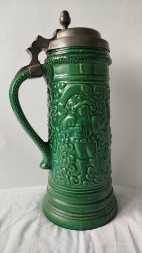 Steinzeug bierkrug mit relief - steinzeug,