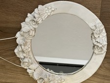 kleiner runder Spiegel