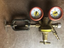 Flaschendruckminderer für Acetylen.