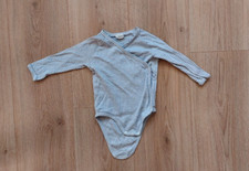 Alana Baby Body, Gr. 62-68, hellgrau, gestreift, gut erhalten