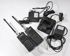 2x MOTOROLA RADIUS GP300 Handfunkgeräte mit Ladeschale Funkgerät Set