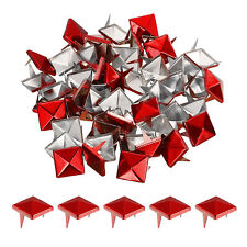 50 Stück quadratische Pyramidennieten, 10 mm zweizackige Nieten (rot)