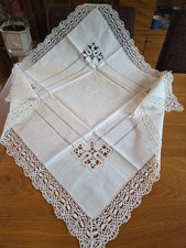 Antik Tischdecke Weiß  geklöppelter Spitzenkante 73 x 71  und Klöppeleinsätze