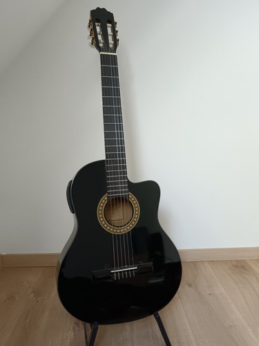Schwarze kirkland gitarre mit - schwarze,