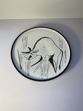 Dekorativer Keramikteller Mit