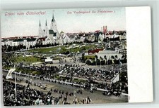 39222981 - 8000 Muenchen Oktoberfest im Vordergrung die Preisfahnen Muenchen