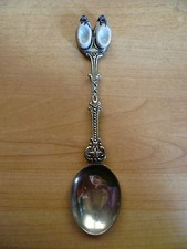 EIN ALTER VERSILBERTER